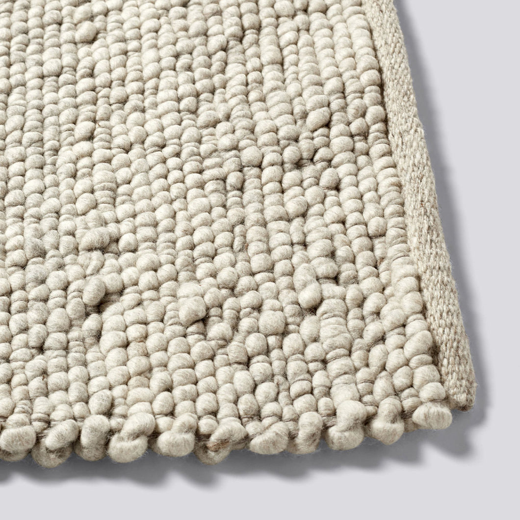 Peas Random Rug Soft Grey Medium