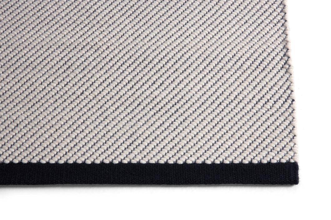 Bias Rug Tint - Black Tint -170x240
